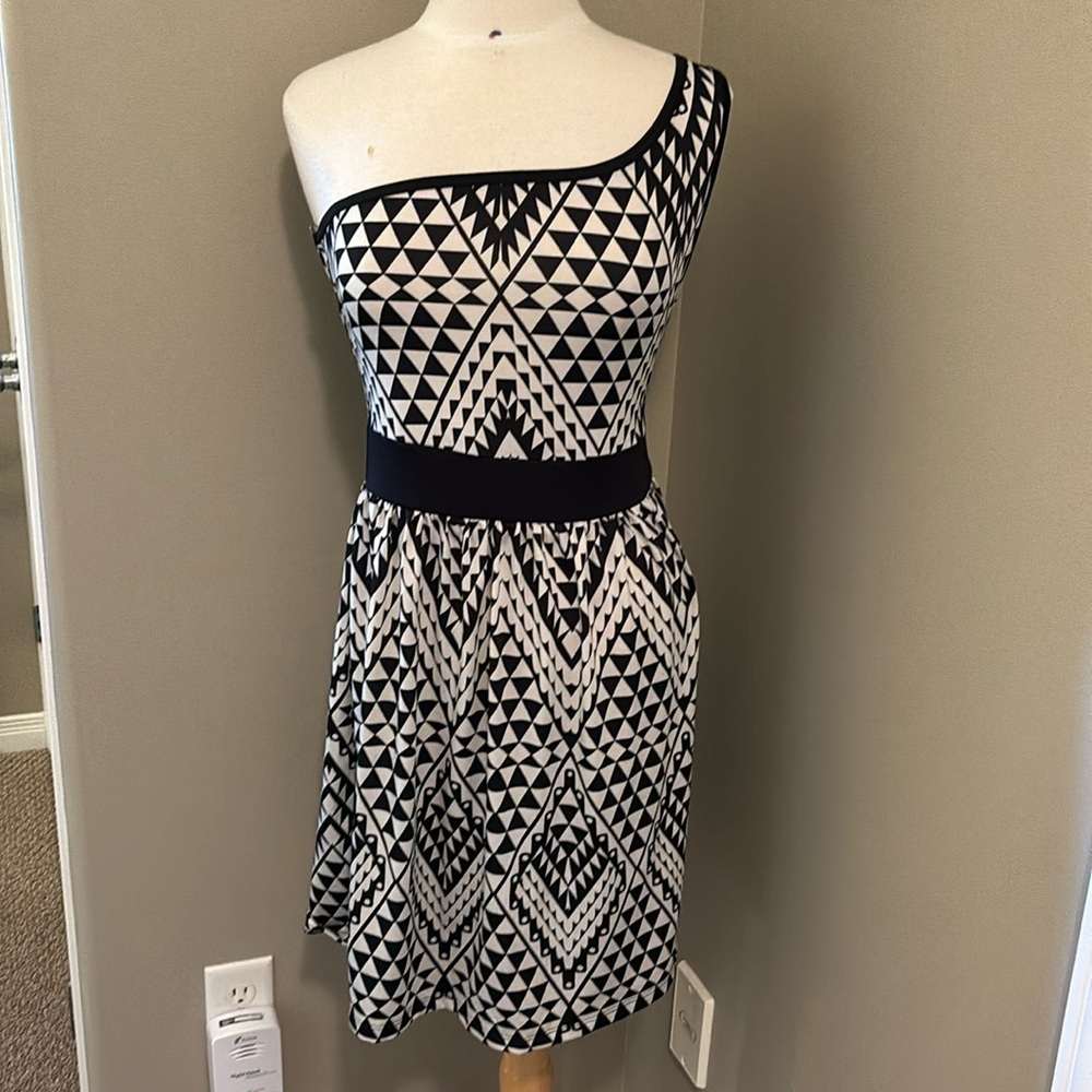 Bebop Asymmetrical One Shoulder Black and White Dress Size Large
